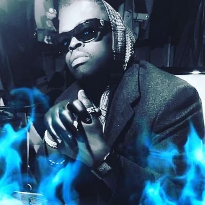 Professional Airbrush, Graphic, Designer, Illustrator, Fashion Design Artist! Over 40 yrs Experience. I am here to Create what you are Seeing in your mind!!!