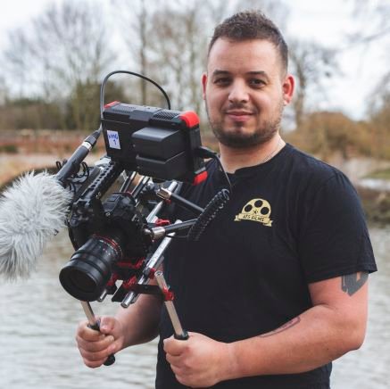 Film maker based in Stratford-Upon-Avon. I love British Cinema, currently working on 2nd short film, Meat Feast. I produce promotional, events & wedding films.