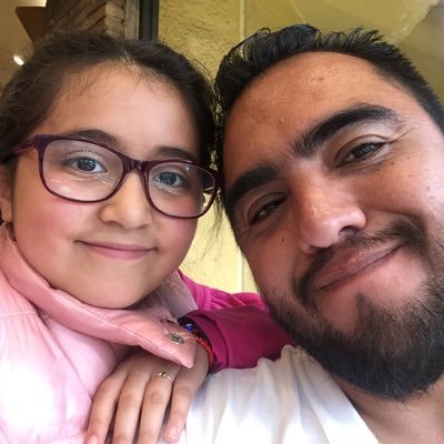 Abogado, apasionado de su carrera, familia y amigos.