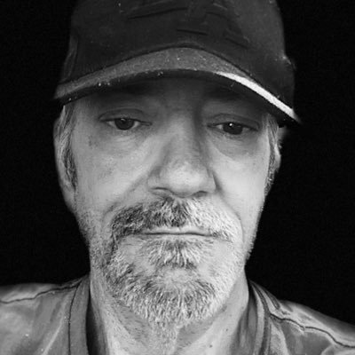 RichInHD's profile picture. 60 yo guy from Hollywood! Instagram: richinhd