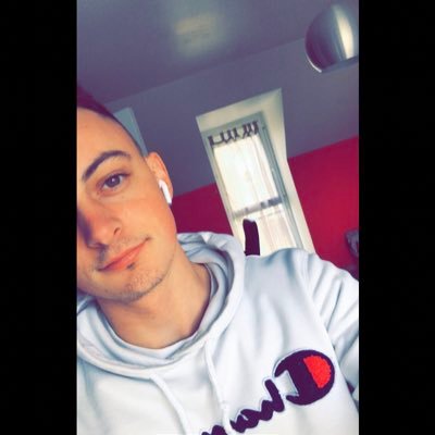 20 yrs🥳, Angers 49 🇫🇷. insta 📸: antoine_49_. snap👻: anto_s49. #teamcelib