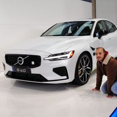Hi my name is giovanni
30 year old
I love volvo for life
❤️