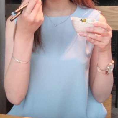 🏢某エンタメ会社に勤める OL 👩🏼💻🫧 work&reserch≫ #レコード会社 / #snsマーケ / #TikTok / #歌ってみた / #Z世代 / #キャスティング