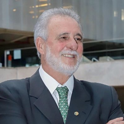 Deputado Federal em seis mandatos, Ex-Ministro do Esporte e Turismo, ex-Secretário de Estado de Transportes e Obras Públicas de Minas e atual Diretor do Sebrae