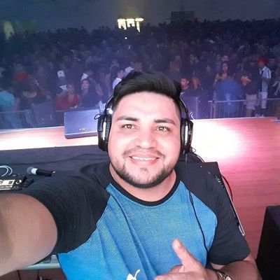 Sou DJ a mais de 12 anos , moro em Parintins-AM, nasci em 1993, Sou dj residente no Empórium Victória Pub, toco em festas particulares, Eventos em Clubes etc...