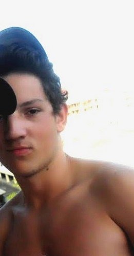 Yan de Souza Chiste
18 anos - Pouso Alegre - MG
1°ANO Administração de Empresas
=)