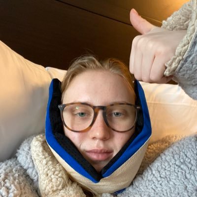 elorenzo2000's profile picture. 🦋 own the day 🦋