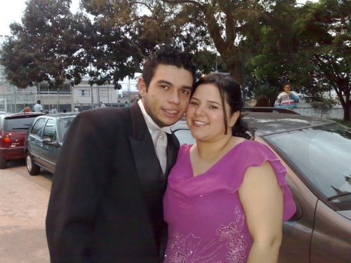 SEMEANDO A PALAVRA PROFÉTICA DO SENHOR, CASADO COM UMA MULHER DE DEUS E UMA FILHA ABENÇOADA, ENFERMEIRO RECÉM FORMADO.