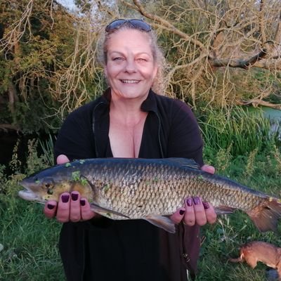 Caravanning and fishing in East Anglia. Fishing campsite reviews and the best river fishing spots on the Waveney and more.. Join us on our travels 🎣