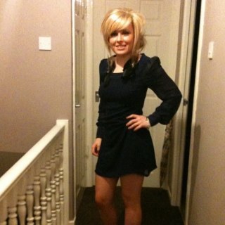 _BethLyons_'s profile picture. Becky Lyons :) x3.                                      Im from Hull and 16 years old.             http://t.co/RCLFHMcMlM x3