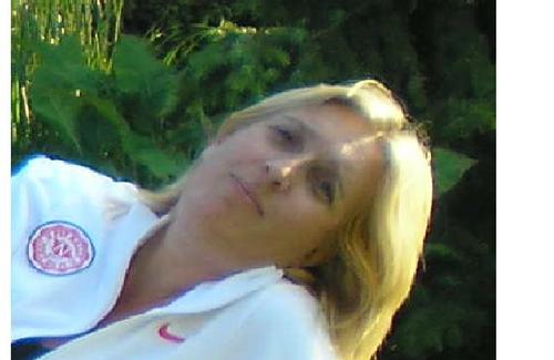 catheelise's profile picture. vrouw & rbj & moeder van 3 & werk & schrijven & zonnetje & tennis & luieren & tuin & bijblijven & reis