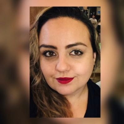 Espírita umbandista, guerreira, sonhadora!!! Profisional de TI apaixonada pela profissão e pela minha fé!!! Acredito em dias melhores!!!
