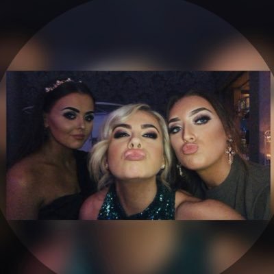 NicoleFieldx's profile picture. 