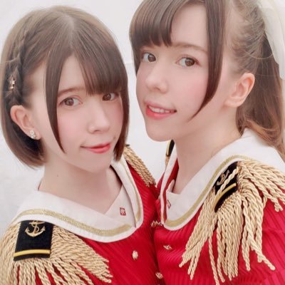 twin idol duo @amerilyca 👩🏻👩🏻 / カナダ人🍁/ アイドル / 双子 / #YOUは何しに日本へ / #アリサリちあちあ / ポニテはAlly💙 / ショートカットはSally❤️/ 英語歌詞 / 歌 / 英訳 / お仕事依頼はDM📮 イラスト様→@ech_