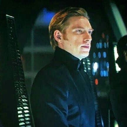 ϟ Ǥɇnɛrɑɭ of the ƑIRϟT ΘȒƊĘR and ȿon of Commandant Brendol Hux ϟ •Arkanis• |►Love is… friendship set on fire @bIoodANDchrome◄| #SWrp #ByCaesar
