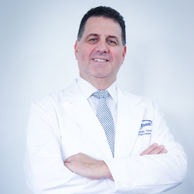 Dr. Gonzalo Yanes Luciani Médico Oftalmólogo egresado de la UCV Especialista en Enfermedades Vítreo-Retinianas de la Universidad de Regensburg Alemania