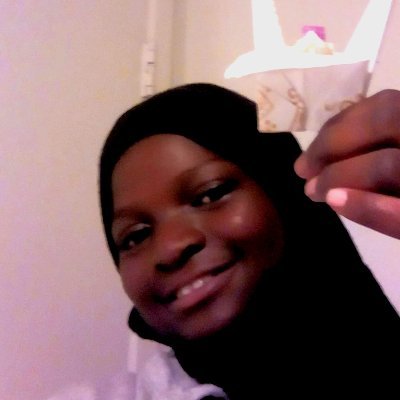 Yusroh28915119's profile picture. 