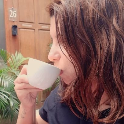 madeleineee's profile picture. Libriana, apaixonada por filmes, fotografia, livros, música, internet͵ gatos, seriados e Disney!