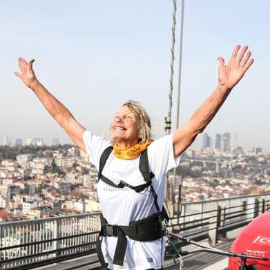 News and updates from #RosieRuns. @RosieSwalePope is running from England to Nepal to raise money for @PHASEWorldwide. Email us for more information.