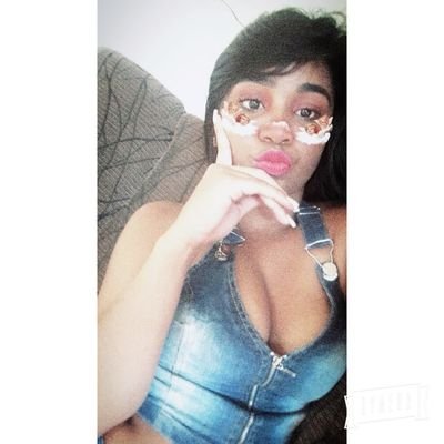 sigo na fé para que os meus inimigos não me alcancem ,e nem possam me tocar ...☄👐🏼