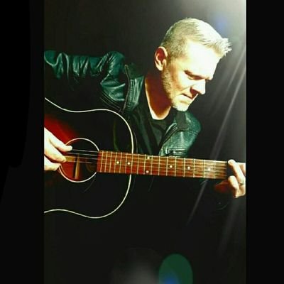 Freelance Guitarist/Composer in The UK ♥ 👪 🌍 🎸