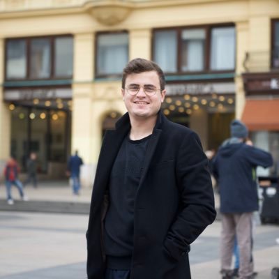 | Accredited Parliamentary Assistant to the President of the European Parliament
| Political Communication 👨🎓 from Cardiff Uni
| Aston Villa and AC Milan Fan
