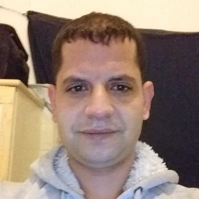 Benim adım Isaac Wahba 27 yaşında Mısırlı Hıristiyan Singel Ürdün'de yaşıyorum Hayatımın hayali çok güzel, fahişe ve sürtük bir kız ya da kadın tanımak, bu yüzd