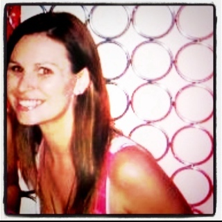 enjoys overthinking, marketing, film, tv ads, technology, travels and life