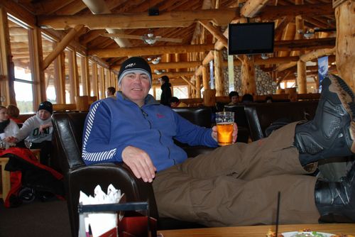 I'm from Dumfries, love travel. Canada, USA, France & Scotland being my favourite places.Good food and wine,wintersports,racing and my beloved QOS FC and NUFC.