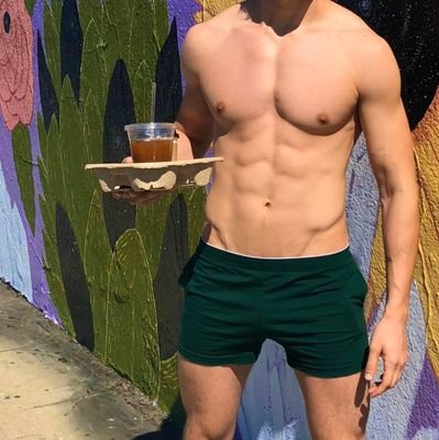 Charles95569289's profile picture. 我就是上来看看的