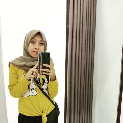 RivaFarda's profile picture. Buatlah kesan indah, dimana saja kamu berpijak..♥️
