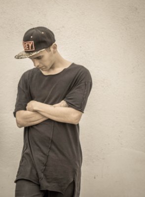 Solandertv's profile picture. Solander, DJ / Producer
Born in the city of Rosario Argentina, Resident in Spain.
He started this project in early 2019, signing on international record labels.