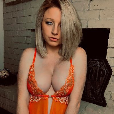 💜 Tiktok - https://t.co/1R73eh6nqn
📽 Instagram - https://t.co/AlQDi0hfHi
❤️ BodyArt & Gaming Livestreamer