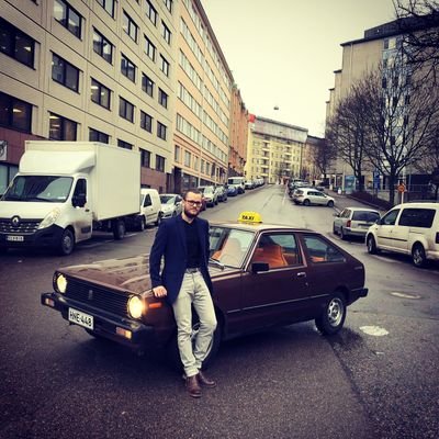 Journalistiopiskelija, yrittäjä, päihdepolitiikan järkeistämisen puolella.
