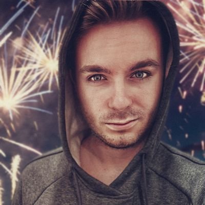 DerJungeAutor's profile picture. 30 / 💛 / Irgendwas mit Steuern / Zuvor bei @AXAPartnersDE / Kundenbeirat von @SkyDeutschland / Sport- & Medien / Über Politik schreibe ich bei @BerlinDavidon