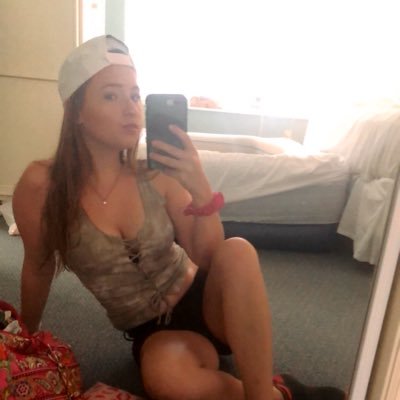 morgannhunter22's profile picture. •sometimes you gotta be a little risky in your life •UC•