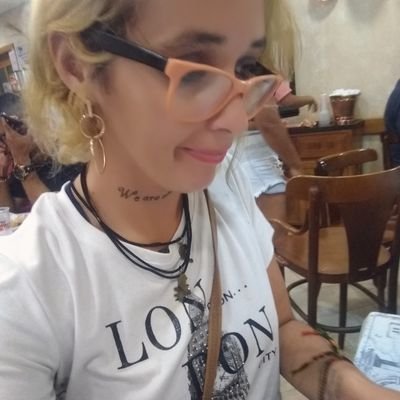 juhprol13's profile picture. Alguém que aprendeu a se amar. 
Por quem foi. Por quem é. E por quem pretende se tornar.