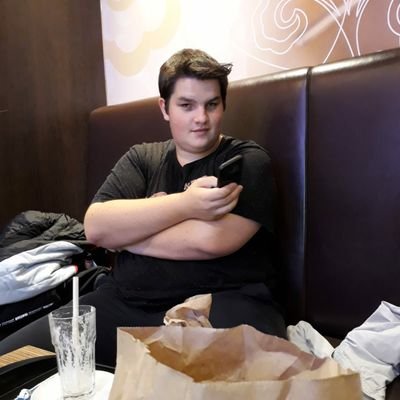 LuckyL000ser's profile picture. Typ aus Regensburg
Lightoperator 
🍺