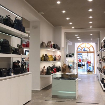 BIFANIaccessori's profile picture. Ricerca continua delle più belle borse di sempre