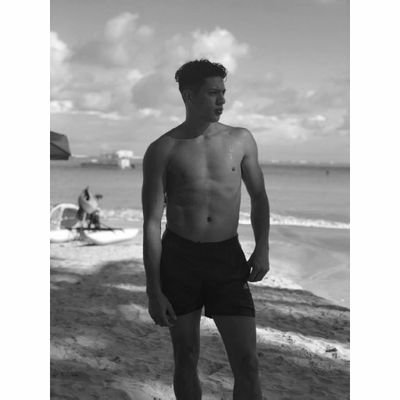 Luchar, reír y vivir...   ¡¡No te Duermas hasta que alcances el exito!!.. Basketball player
https://t.co/MxHBV4Mkvm