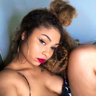 COLLECTOR OF ALL PAYPIGS 🐷🐷 23💙 Bisexual 🌈 Yeah, you fell into that part of twitter💯☺️