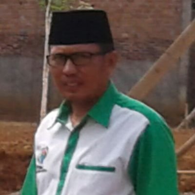 DedenMufti's profile picture. Keluarga