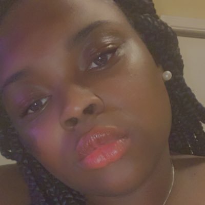 _jeanieeee_'s profile picture. Gram💛🖤                                        Follow Me On 👻: Champioouu.