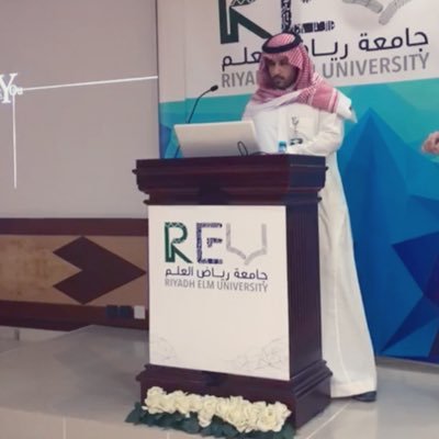 طبيب أخصائي في أمراض جراحة اللثة و زراعة الأسنان. (MDs) . 🇸🇦 ، Riyadh.