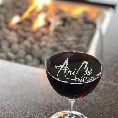 AniChe Cellars is a small family winery located in the beautiful Columbia River Gorge. 
http://t.co/xlCuATUVY2