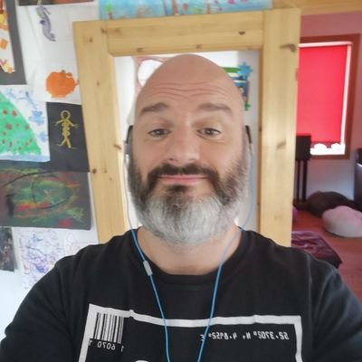Lazy arsed lefty who might turn up to a march advocating a four day week. Man Utd, Long playing records, NBA( Bucks fan) Wexford FC season ticket holder, GC!