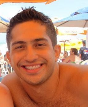 Estudante de Engenharia, Vocalista do #grupofreesom , Compositor e apaixonado pela  Música...
