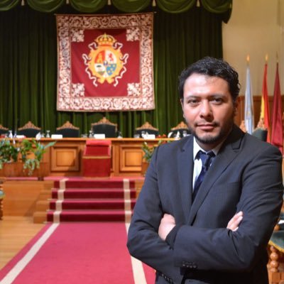 Tapatío-Picheleiro, migrante, xornalista e candidato a Ph.D. en desemvolvento rexional pola U de Santiago de Compostela, profesor en UdeG y UNAM