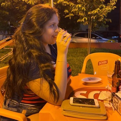 n precisa decidir entre minha boca e a do litrão, nois bebe e beija junto