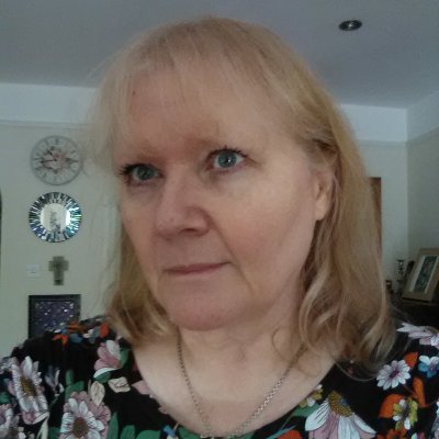 loraineswift1's profile picture. 